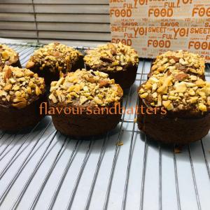 Banana cup loaves with toppings
